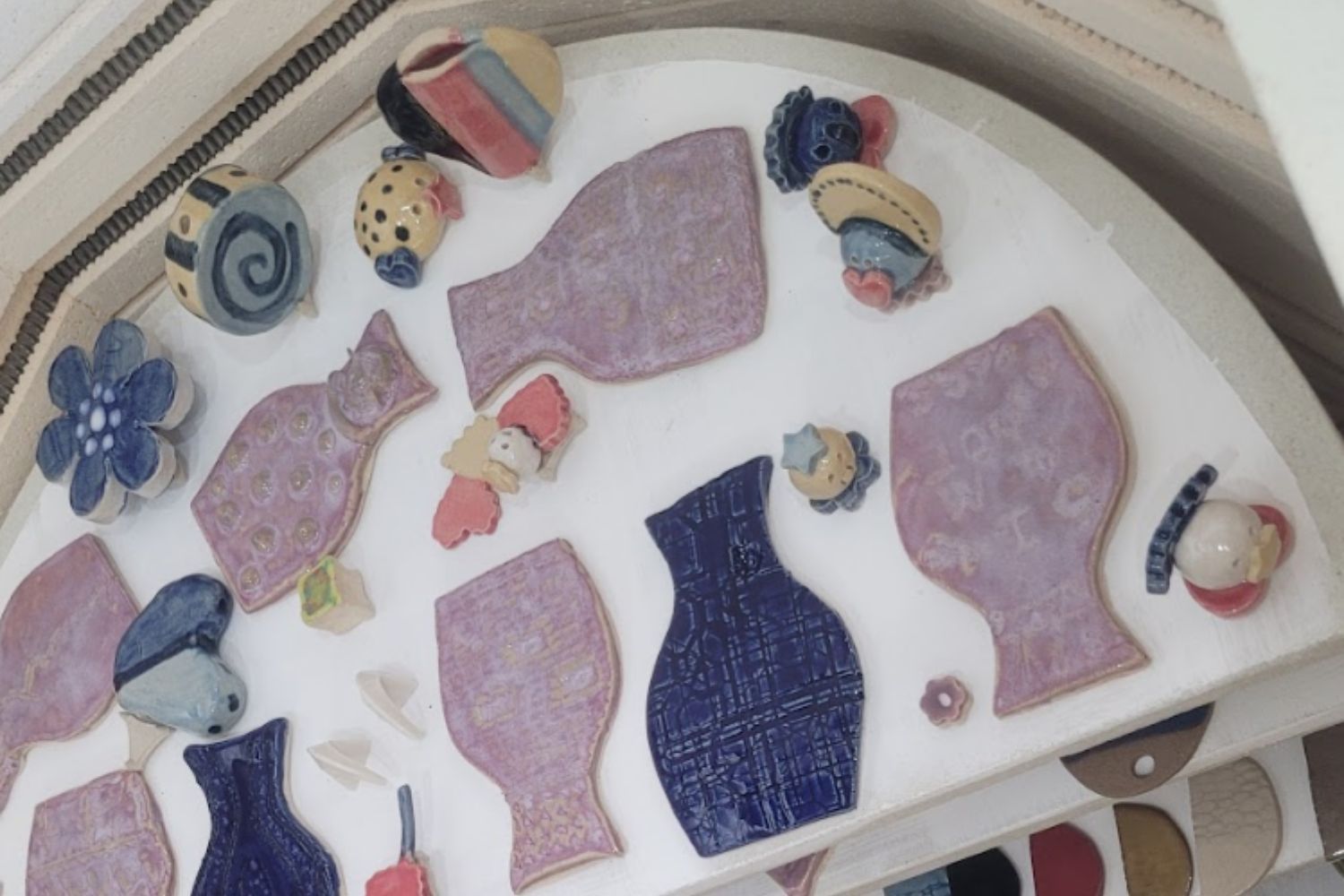 Ceramics: Glazing Workshop image